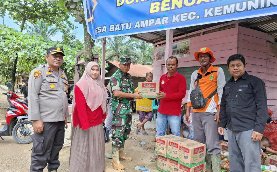 Kodim 0314/Inhil Salurkan Bantuan untuk Korban Banjir di Dusun Nibul