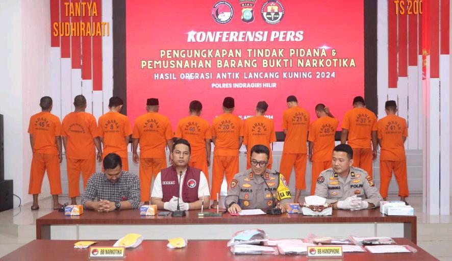 Polres Inhil Tampilkan 25 Pengedar dan Musnahkan Barang Bukti Narkoba