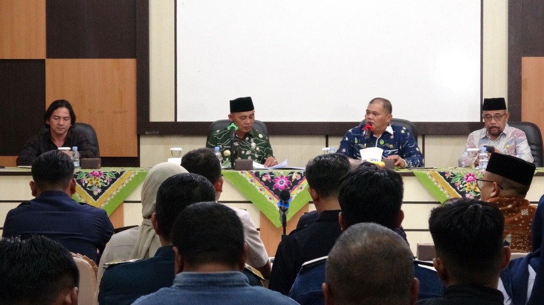 Bupati Inhil Bahas Hilirisasi Kelapa dan Optimalisasi Pelabuhan Parit 21