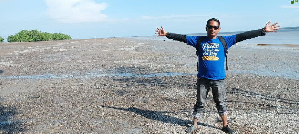 Pasir Sersah Sambut Kedatangan Rombongan PWI Riau di Pantai Terumbu Mabloe