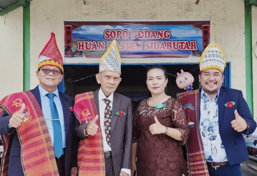 Meriah! Pesta Pertangiangan Bona Taon PPRS Boru Bere Dohot  Ibabere Pekanbaru Humaliang Na- Tahun 2025