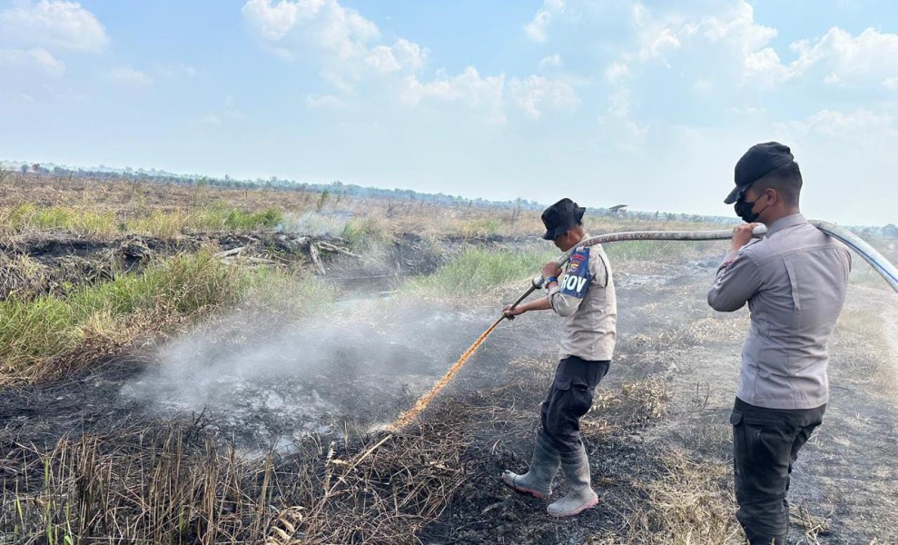 3 Pekan Bertarung Padamkan Karhutla di Rohil, Personel Brimob Polda Riau Gugur dalam Tugas