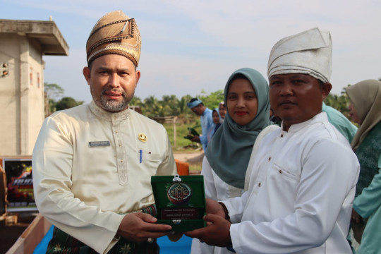 Pj. Bupati Inhil  Lepas Pawai Taaruf Dan Buka Stand Pameran STQ Ke-2 Tingkat Kecamatan Teluk Belengkong