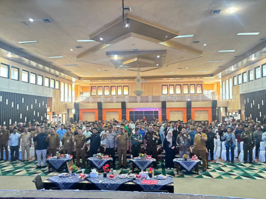 Pj Bupati Inhil Buka Sosialisasi Dan Penyerahan Kartu Kepesertaan BPJS Ketenagakerjaan Di Indragiri Hilir
