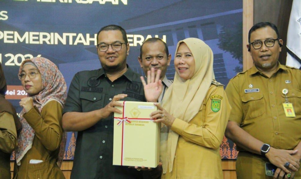 Inhil Kembali Raih Opini WTP ke-9, Wakil Bupati Hadiri Penyerahan LHP LKPD 2024 oleh BPK Riau