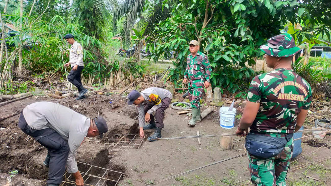 Sinergi Kodim 0314/Inhil dan Polres Inhil terlihat Bangun Desa