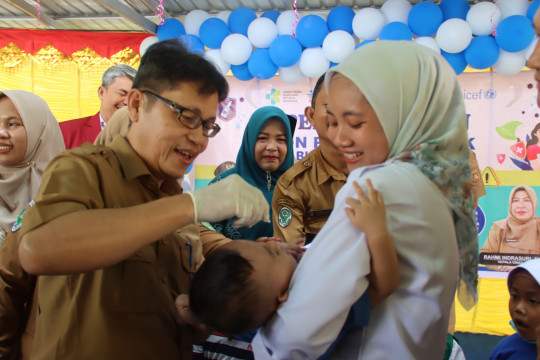 Asisten III Setdakab Inhil H Fajar Husein Hadiri Pekan Imunisasi Nasional (PIN) Polio 2024 Di Kecamatan Keritang