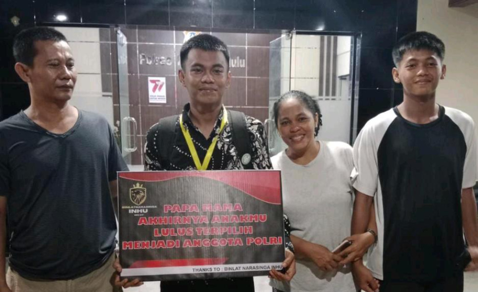 Anak Penjual Sepatu Pinggiran Kota Rengat Lulus Polisi