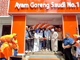 Standar mutu rasa dan SOP menjadi fokus pada pembukaan Almaz Fried Chicken di Bogor