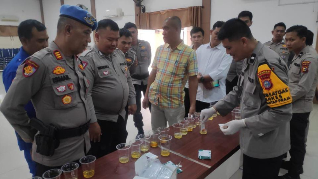 Personel Polres Inhil Cek Urine, Ini Hasilnya