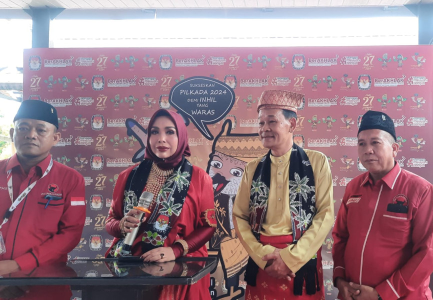 Si Jibab Merah Dan Sang Profesor Resmi Mendaftar ke KPU Inhil