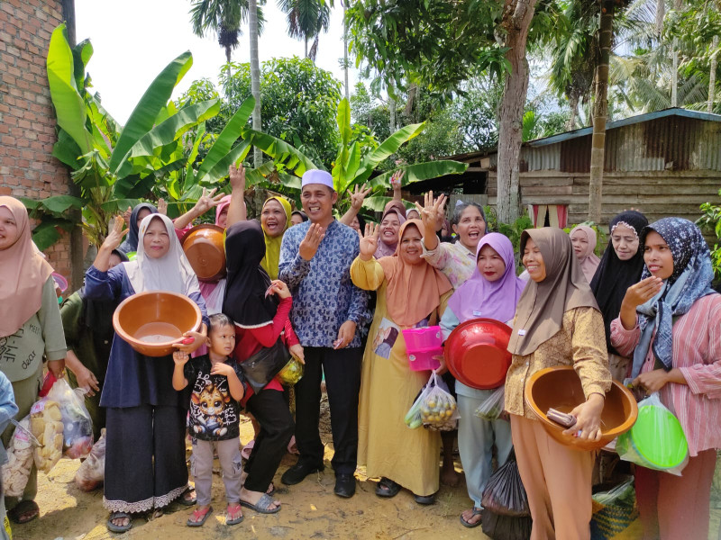 Blusukan ke Pasar Tradisional, H Herman Diserbu Emak-emak