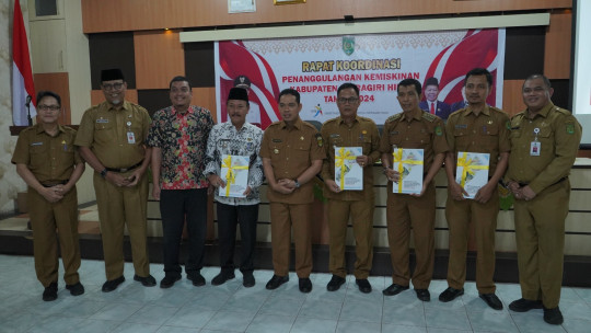 Pj Bupati Indragiri Hilir Hadiri Rapat Koordinasi Penanggulangan Kemiskinan Tahun 2024