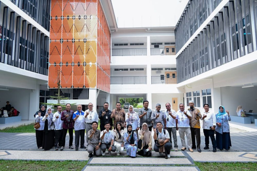Rektor Unri Resmikan Integrated Classroom untuk Perkuliahan MKWK dan MKWU