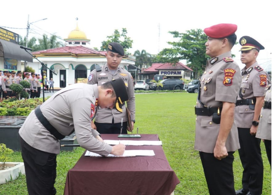 Kapolres Pelalawan Pimpin Sertijab Waka Polres dan Kasat Narkoba