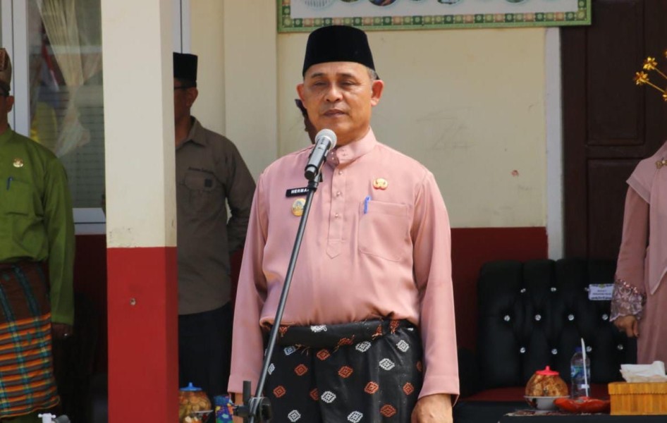 Bupati Inhil Tegaskan Komitmen Lanjutkan Pembangunan Jalan Antar Kecamatan