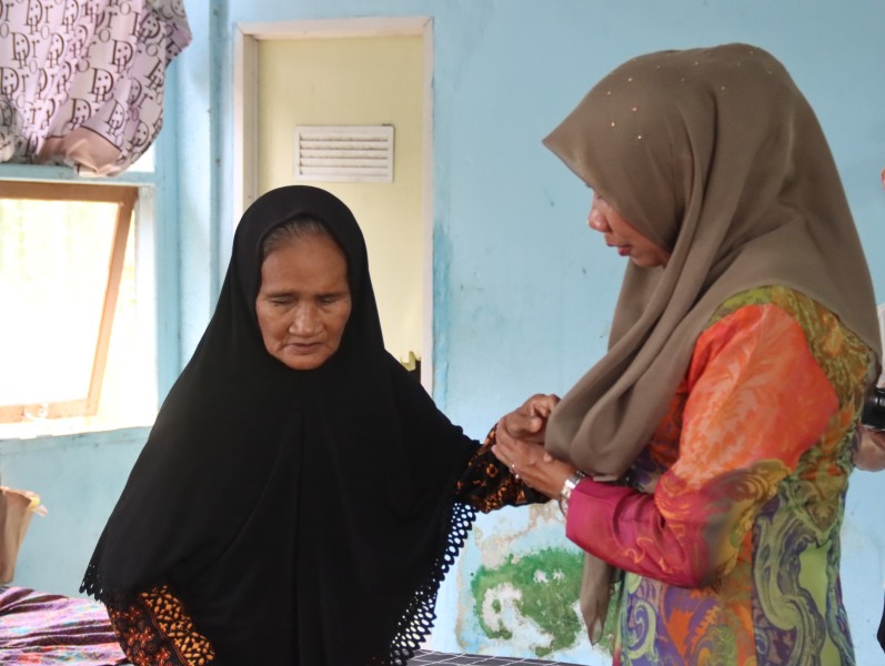 Wabup Inhil Sambangi Pondok Bhakti Lansia di Pekan Arba