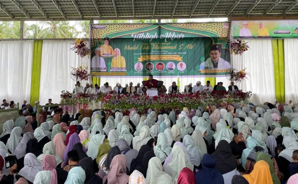 Ribuan Masyarakat Sambut Haji Herman Diacara Tabligh Akbar di Desa Kuala Keritang