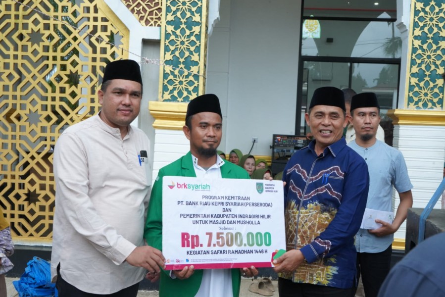 Bupati Inhil Safari Ramadan ke Kempas, Ajak Tingkatkan Kualitas Ibadah