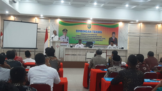 Buka Bimtek Peningkatan Kapasitas LKD, Pj Bupati Inhil Herman Harapkan LPM Paham Akan Tupoksi