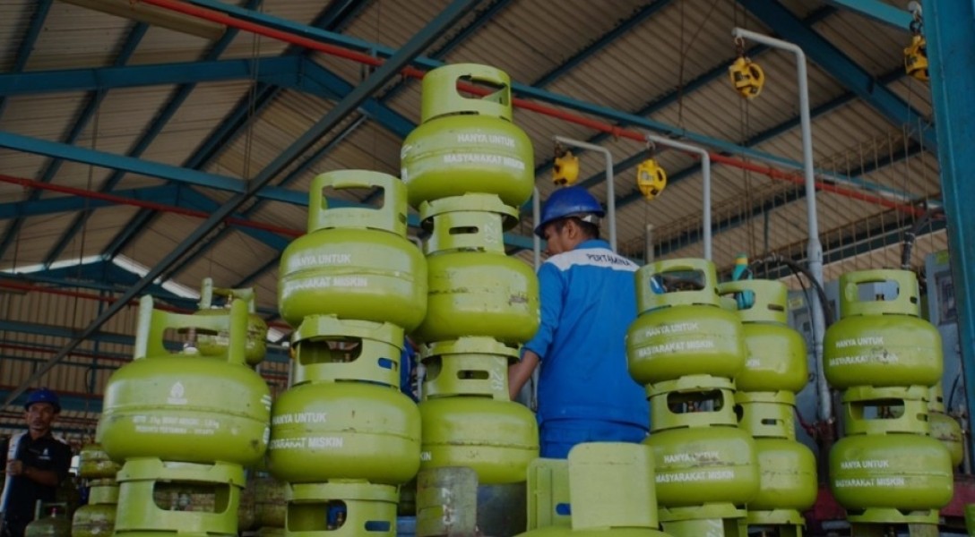 Pj Sekdaprov Riau Minta Pertamina Pastikan Ketersediaan BBM dan Gas