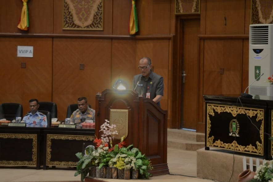 Taufiq OH Sampaikan Jawaban Gubernur pada Ranperda Pemajuan Budaya Melayu