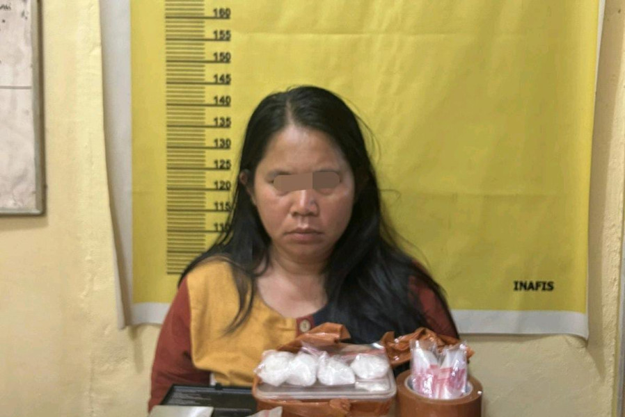 Gara-Gara Teriakan 'Ada Polisi', Emak-emak Diangkut Polsek Lirik, Puluhan Gram Sabu Disita