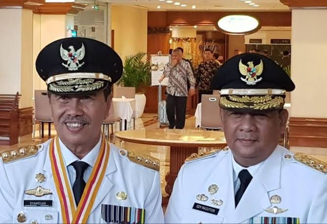 Beda Jalan, Edy Natar Tuntaskan Amanah, Syamsuar Pilih Mundur Demi Kursi DPR RI