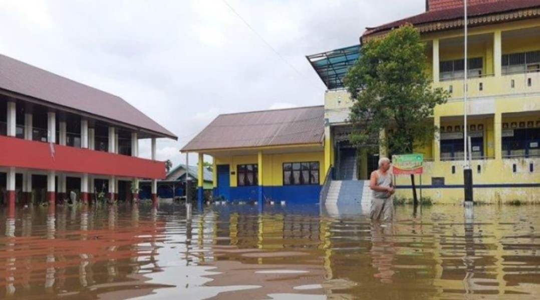 Luapan Sungai Siak, 17 Sekolah di Pekanbaru Terpaksa Diliburkan Akibat Banjir