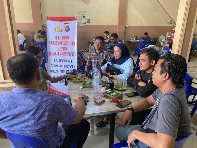 Colling System, Polres Inhil Laksanakan Safari Subuh Berjamaah di Mesjid Jami Raudhatul Muslimin