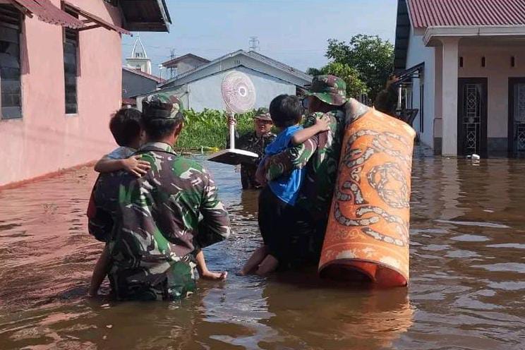 4 Warga Rumbai Pekanbaru Hanyut Saat Banjir