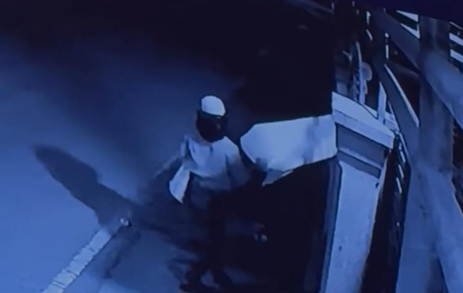 Parah, Spanduk Haji Herman-Yuliantini Cabup No 4 Dicopot Orang Tidak Dikenal