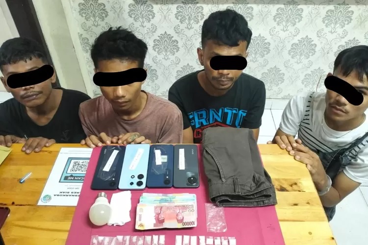 Empat Pria di Riau Asik Pesta Sabu di Kamar Hotel Tidak Sadar Diintai Polisi